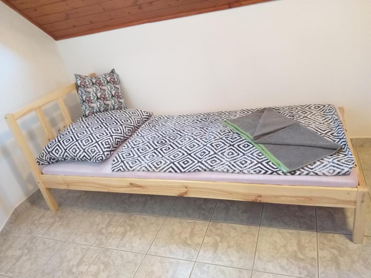 Azure House Aparthotel Keszthely Ngoại thất bức ảnh