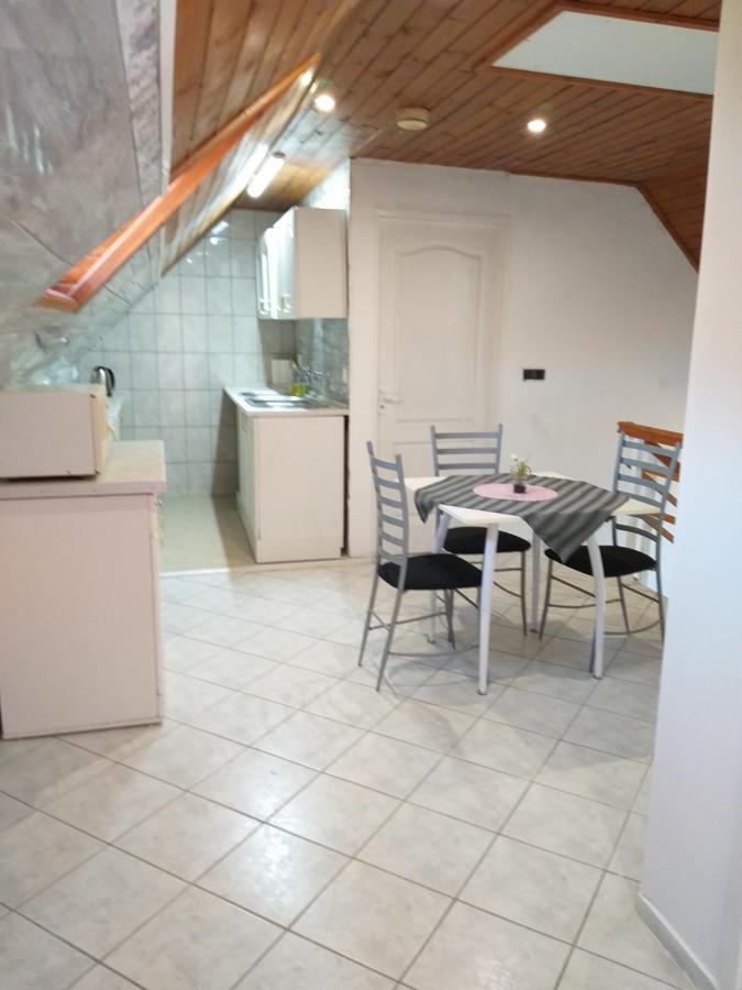 Azure House Aparthotel Keszthely Ngoại thất bức ảnh