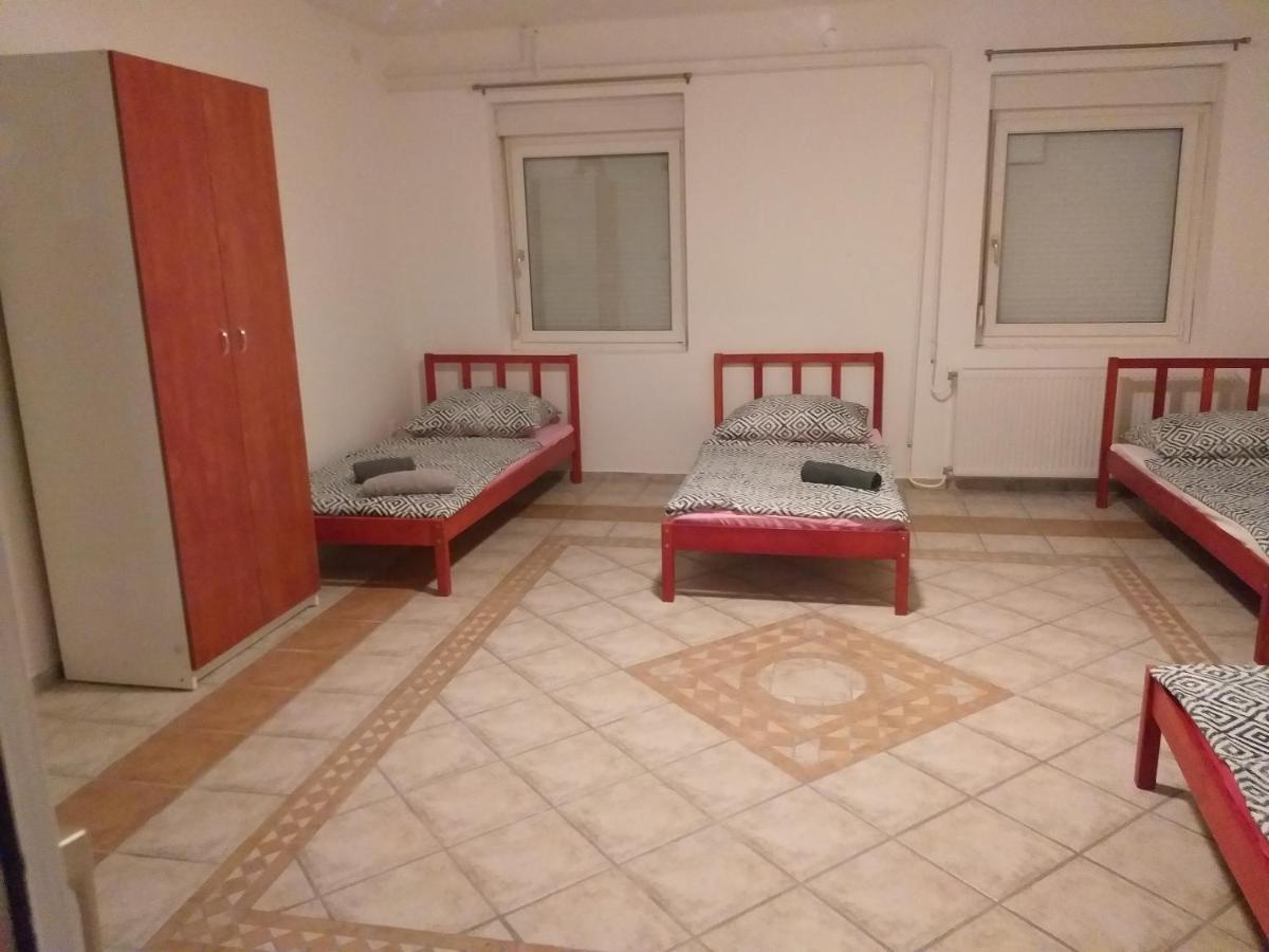Azure House Aparthotel Keszthely Ngoại thất bức ảnh