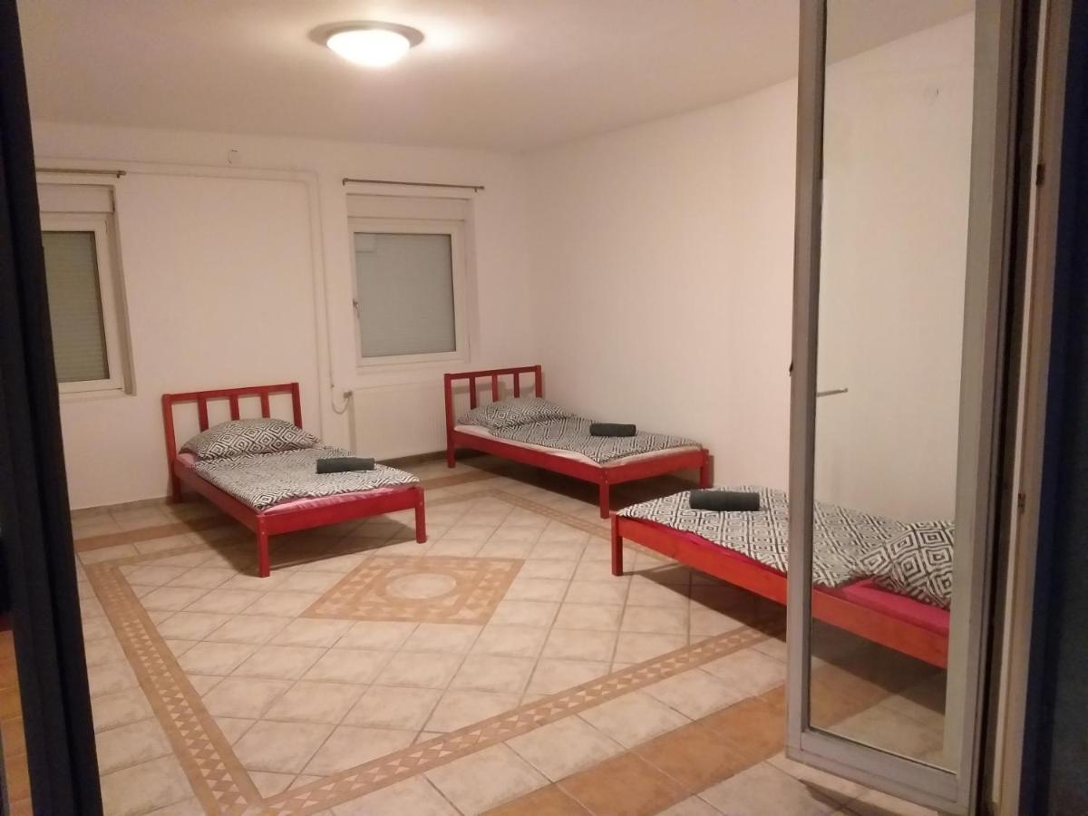 Azure House Aparthotel Keszthely Ngoại thất bức ảnh
