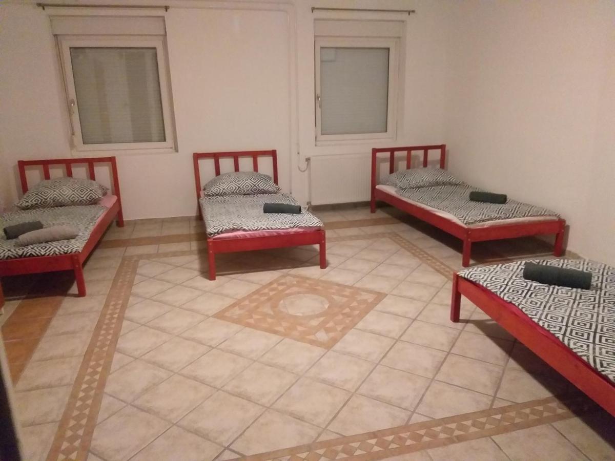Azure House Aparthotel Keszthely Ngoại thất bức ảnh
