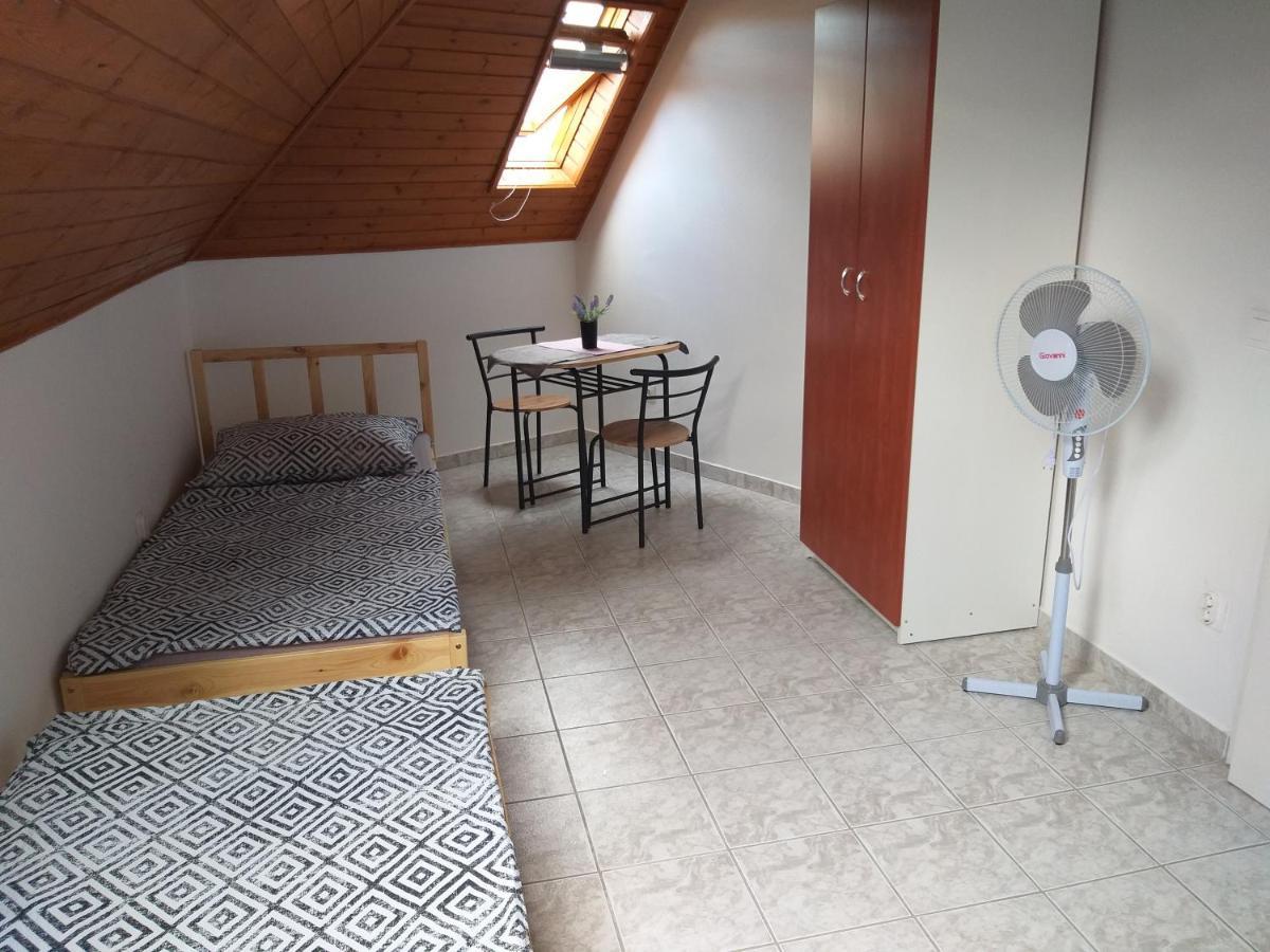Azure House Aparthotel Keszthely Ngoại thất bức ảnh