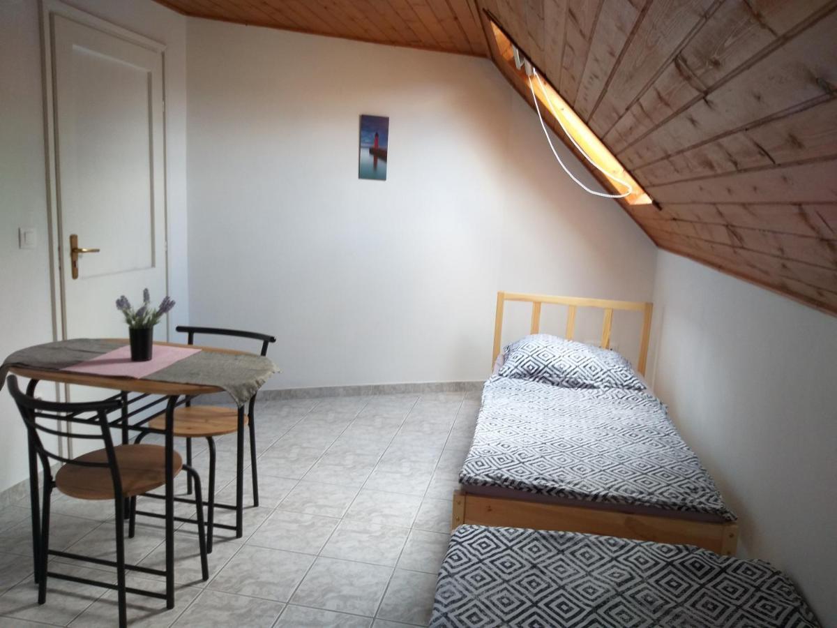 Azure House Aparthotel Keszthely Ngoại thất bức ảnh