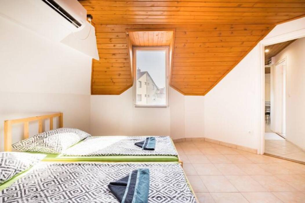 Azure House Aparthotel Keszthely Ngoại thất bức ảnh