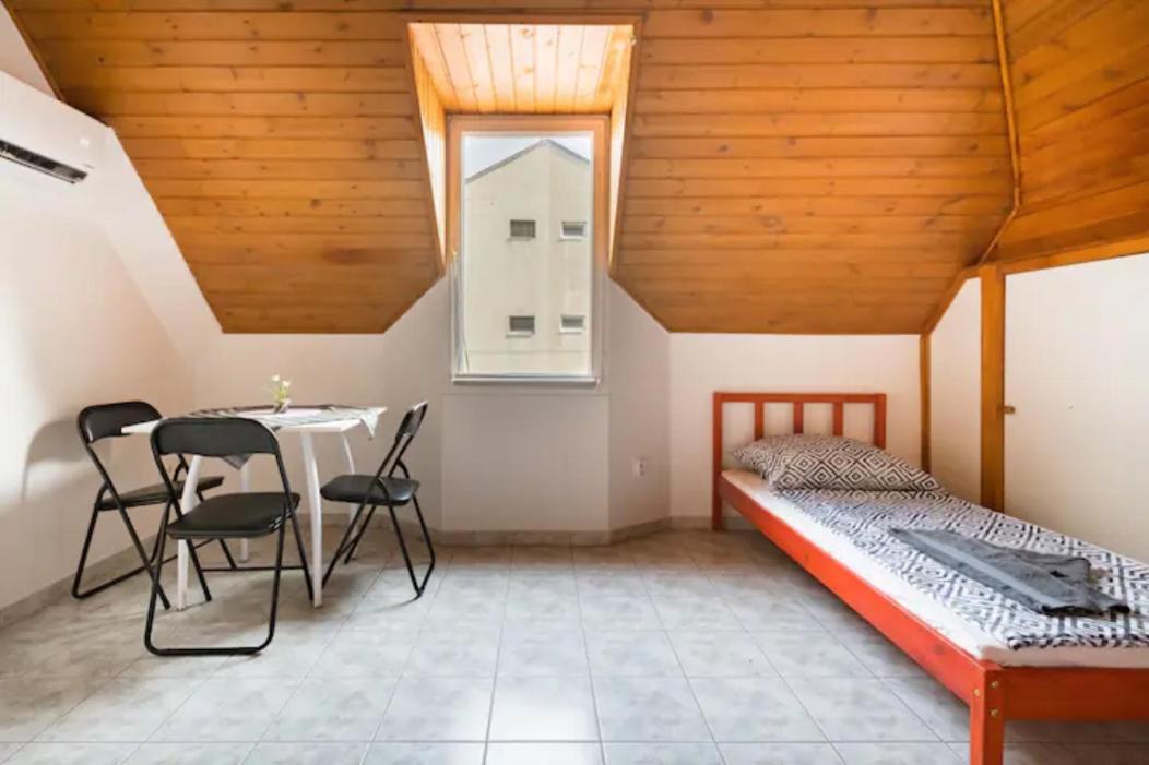 Azure House Aparthotel Keszthely Ngoại thất bức ảnh