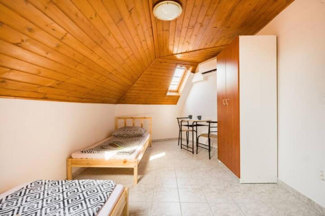 Azure House Aparthotel Keszthely Ngoại thất bức ảnh